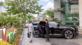 Nhiều doanh nghiệp “phủ xanh” dàn xe phục vụ lãnh đạo bằng VinFast VF 9